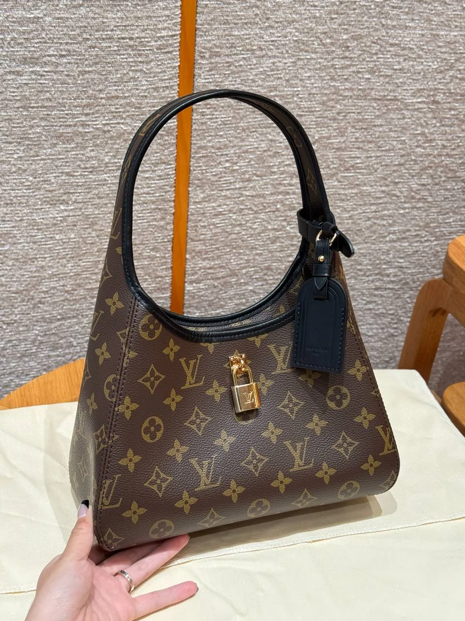 Жіноча сумка - Louis Vuitton